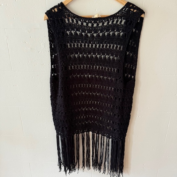 Ginger G Black Crochet Fringe Vest - Picture 5 of 8